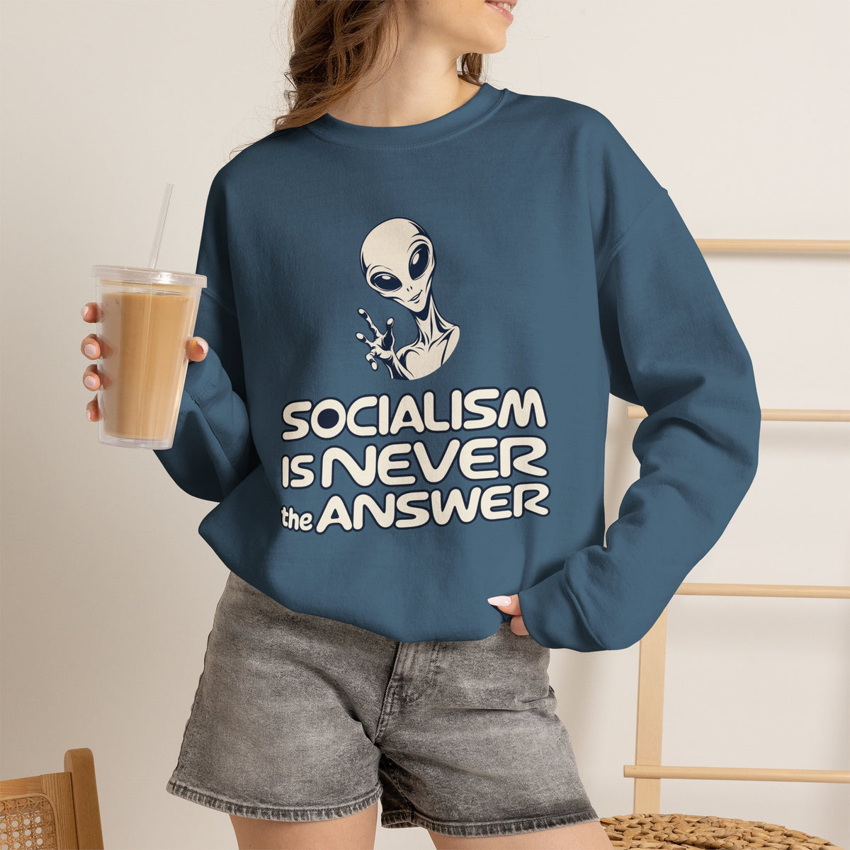 Friendly Alien - Crewneck Sweatshirt - Unisex