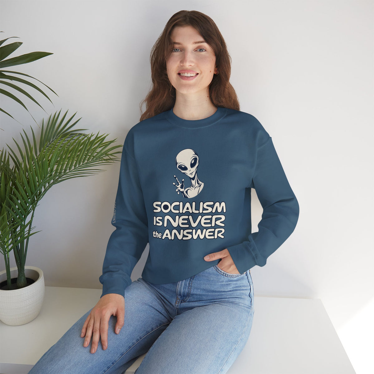 Friendly Alien - Crewneck Sweatshirt - Unisex