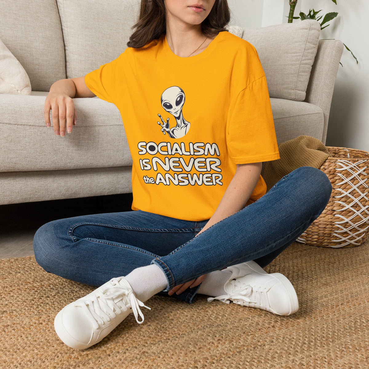 Friendly Alien - Short Sleeve T-Shirt - Unisex