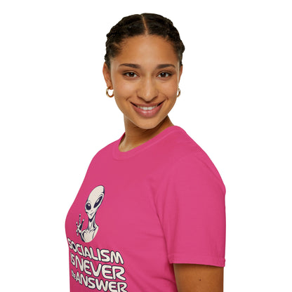 Friendly Alien - Short Sleeve T-Shirt - Unisex