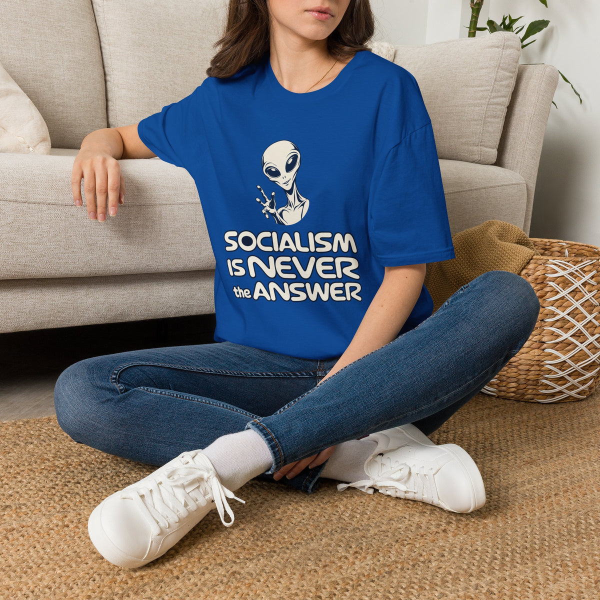 Friendly Alien - Short Sleeve T-Shirt - Unisex
